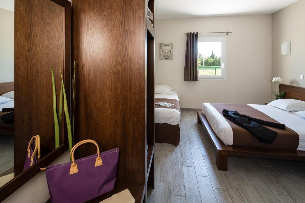 Le Ya'Tis Hotell Saint-Laurent-des-Arbres Rom bilde